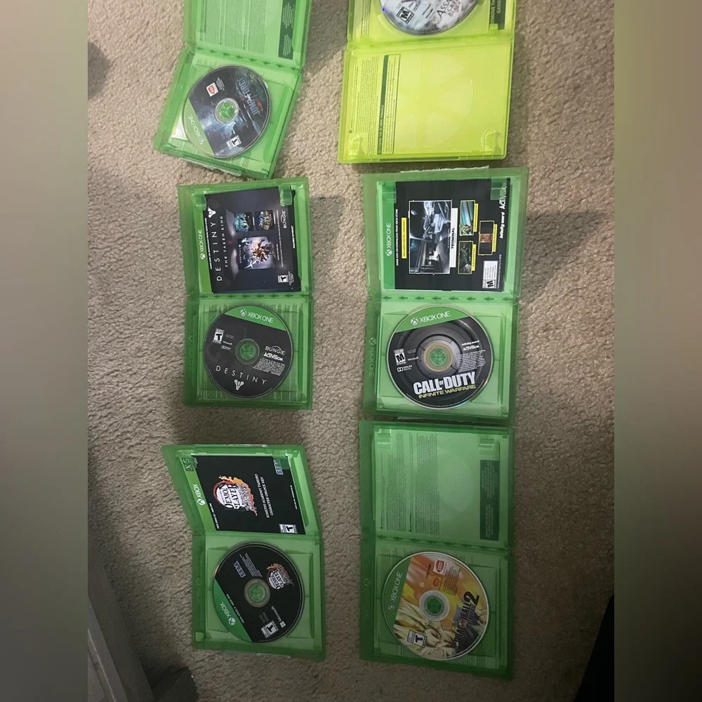 Xbox Wireless headset + xbox wireless controller with 6 games.